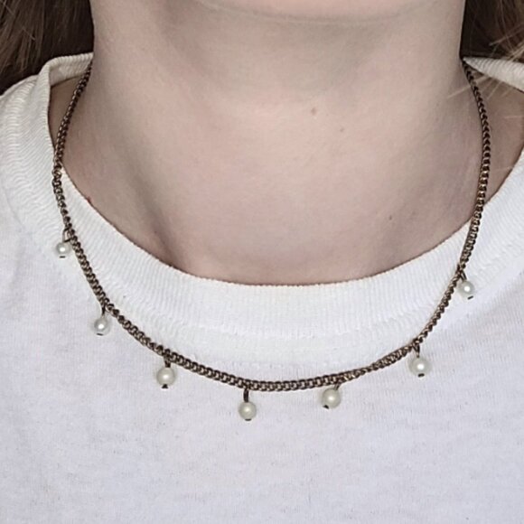 Dainty Minimalist Gold Vintage Pearl Choker Necklace - Picture 5 of 6